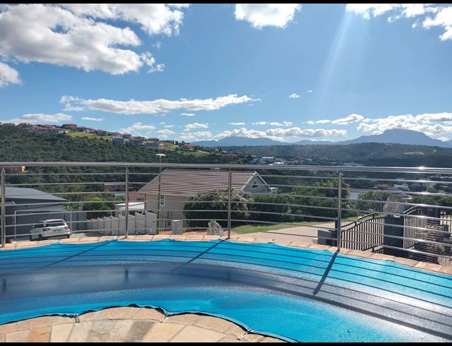 6 BEDROOM FREESTANDING FOR SALE IN BERGSIG